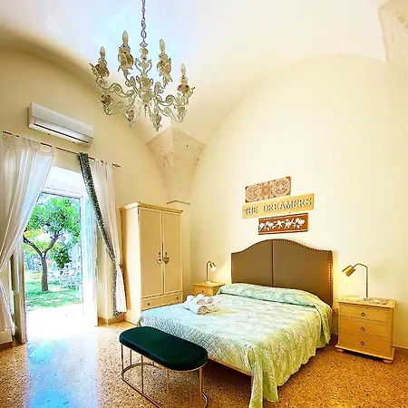 Casa Agrumeto 30 オストゥーニ